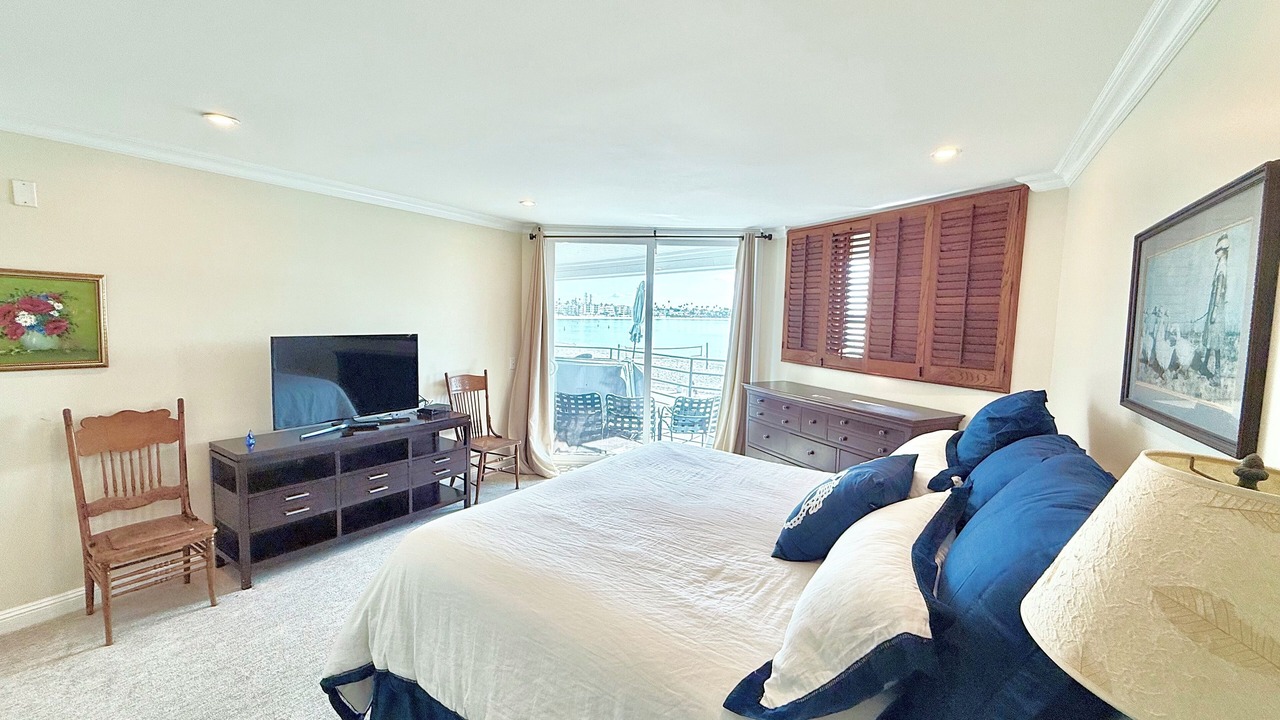 Photo of Bedroom in Crown Point