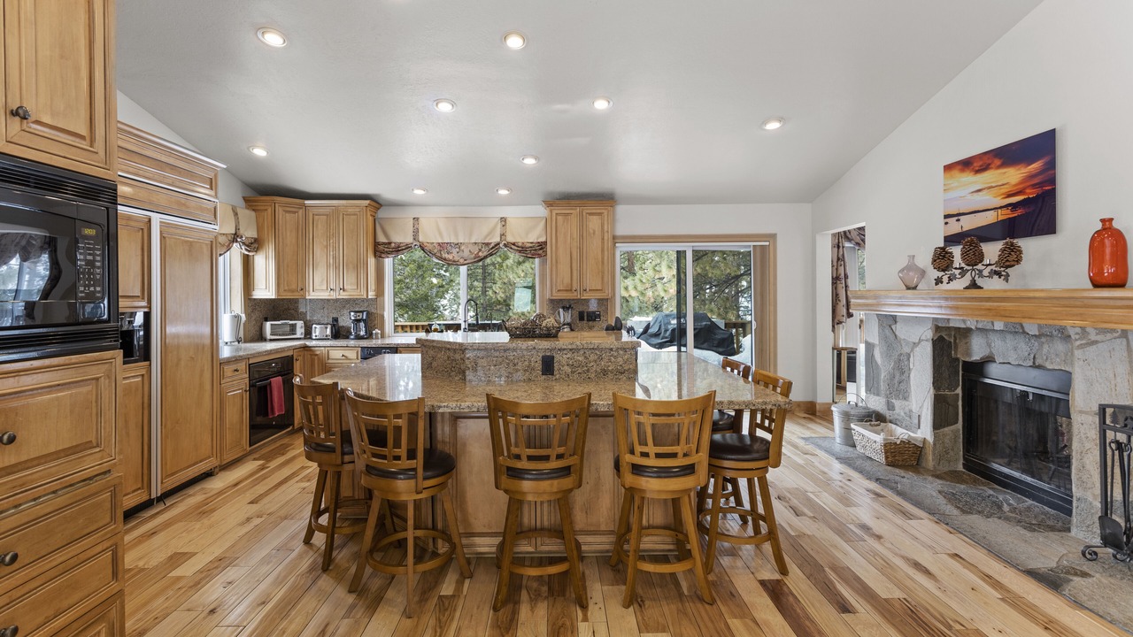 Photo of Kitchen in Round Hill Village