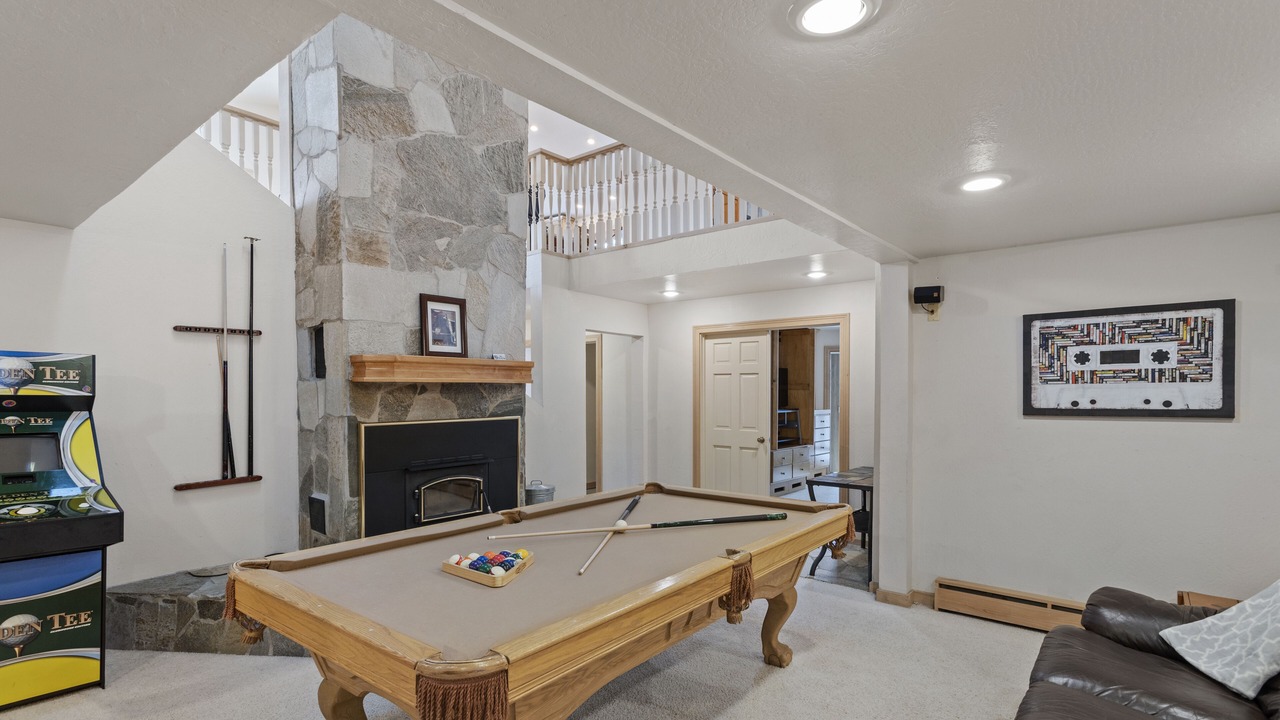 Photo of Livingroom in Round Hill Village