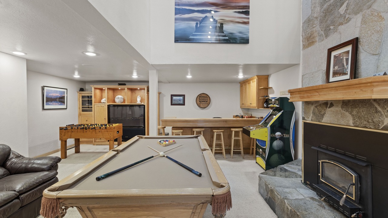 Photo of Livingroom in Round Hill Village