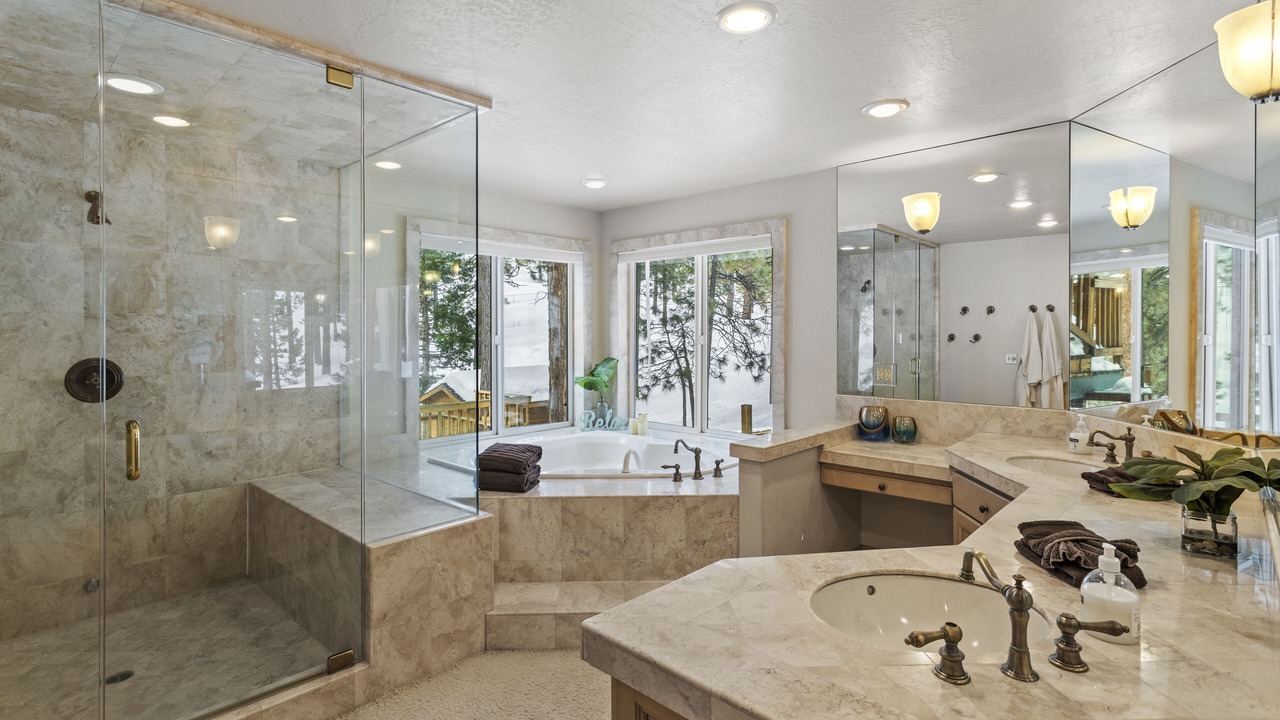 Photo of Bathroom in Round Hill Village