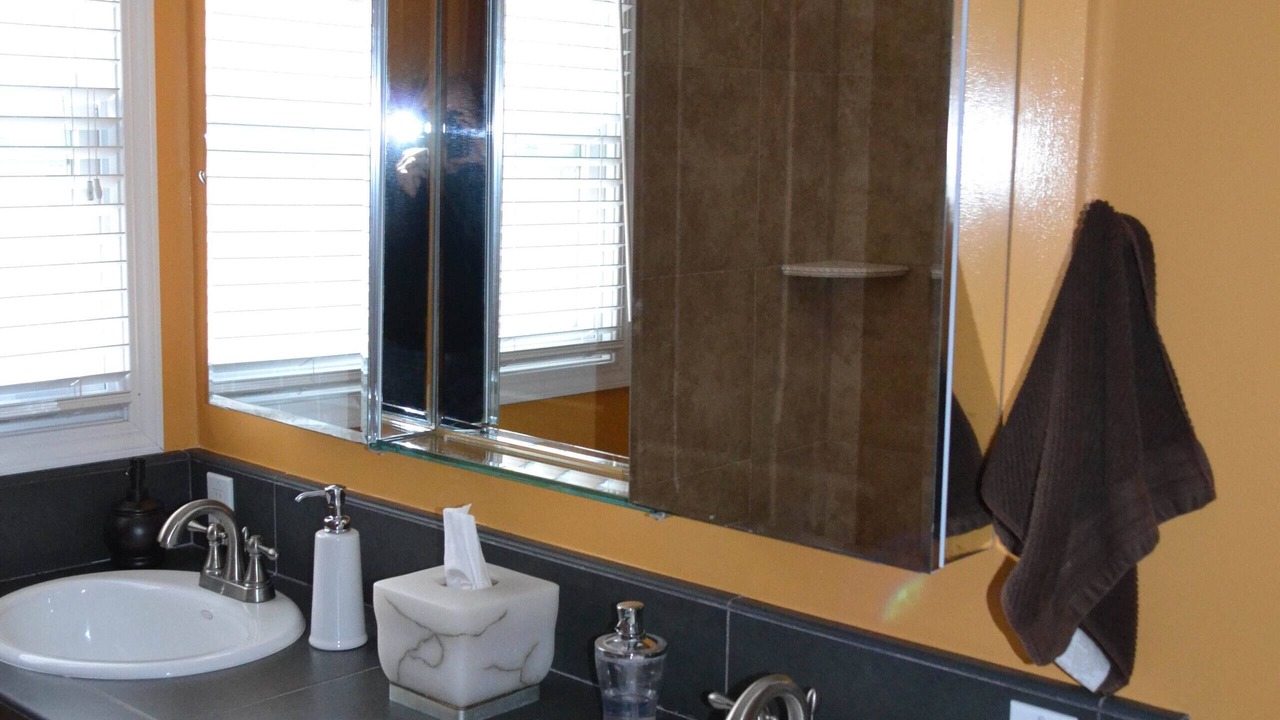 Photo of Bathroom in Broadway - Palmhaven