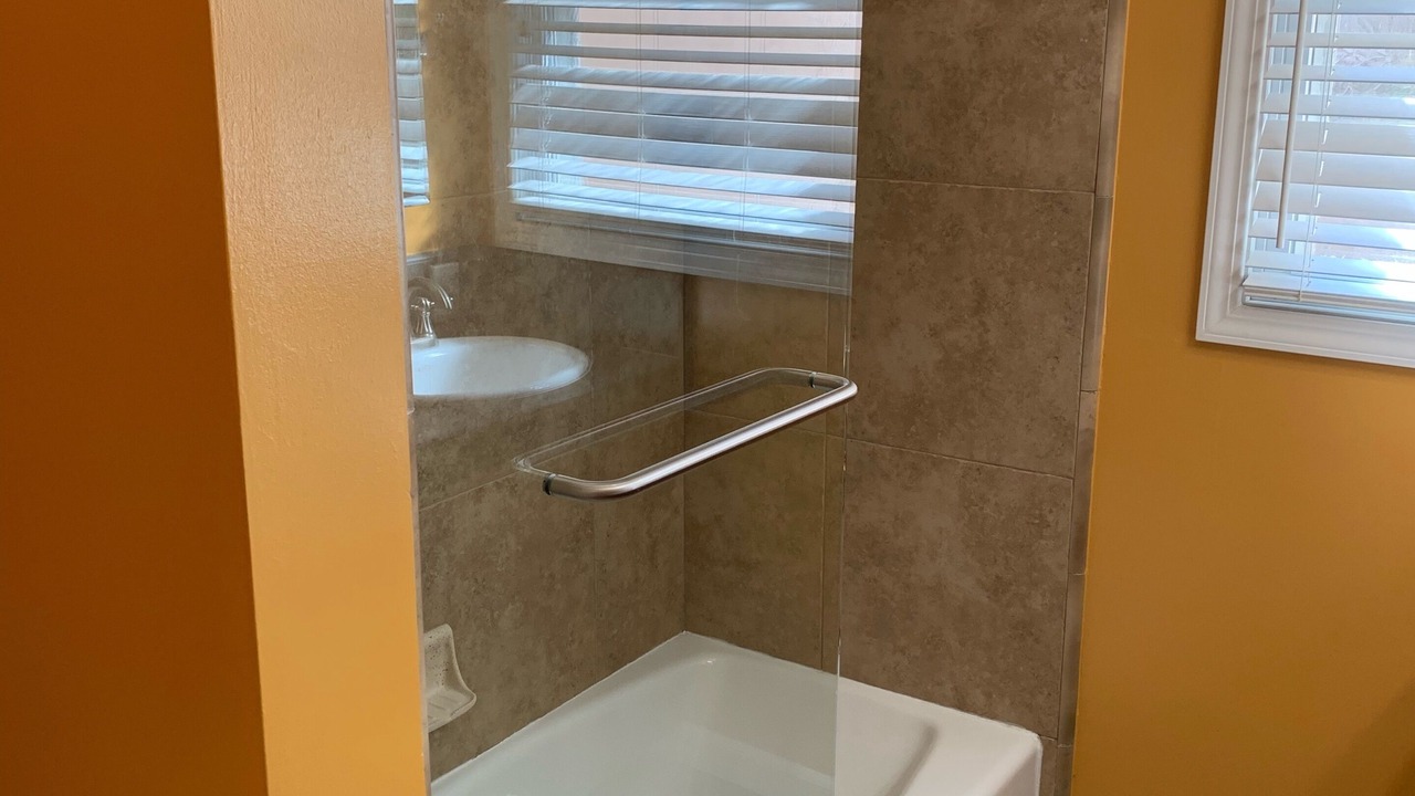 Photo of Bathroom in Broadway - Palmhaven