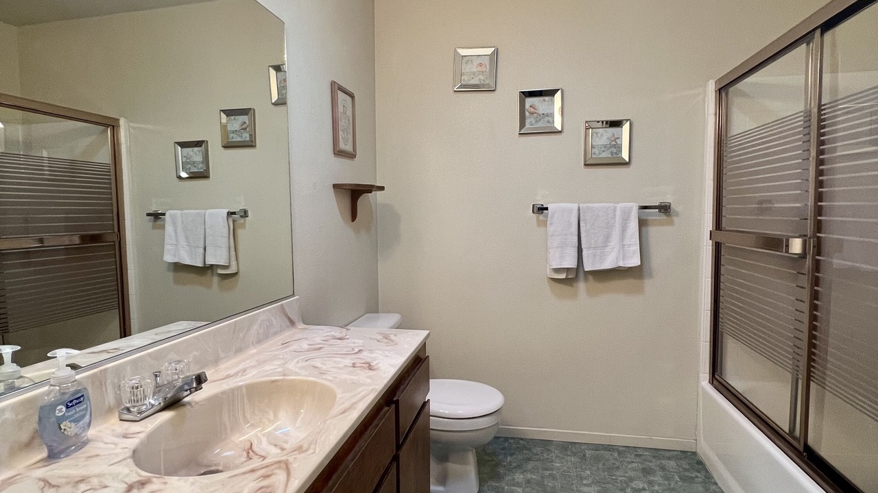Photo of Bathroom in Oak Shores