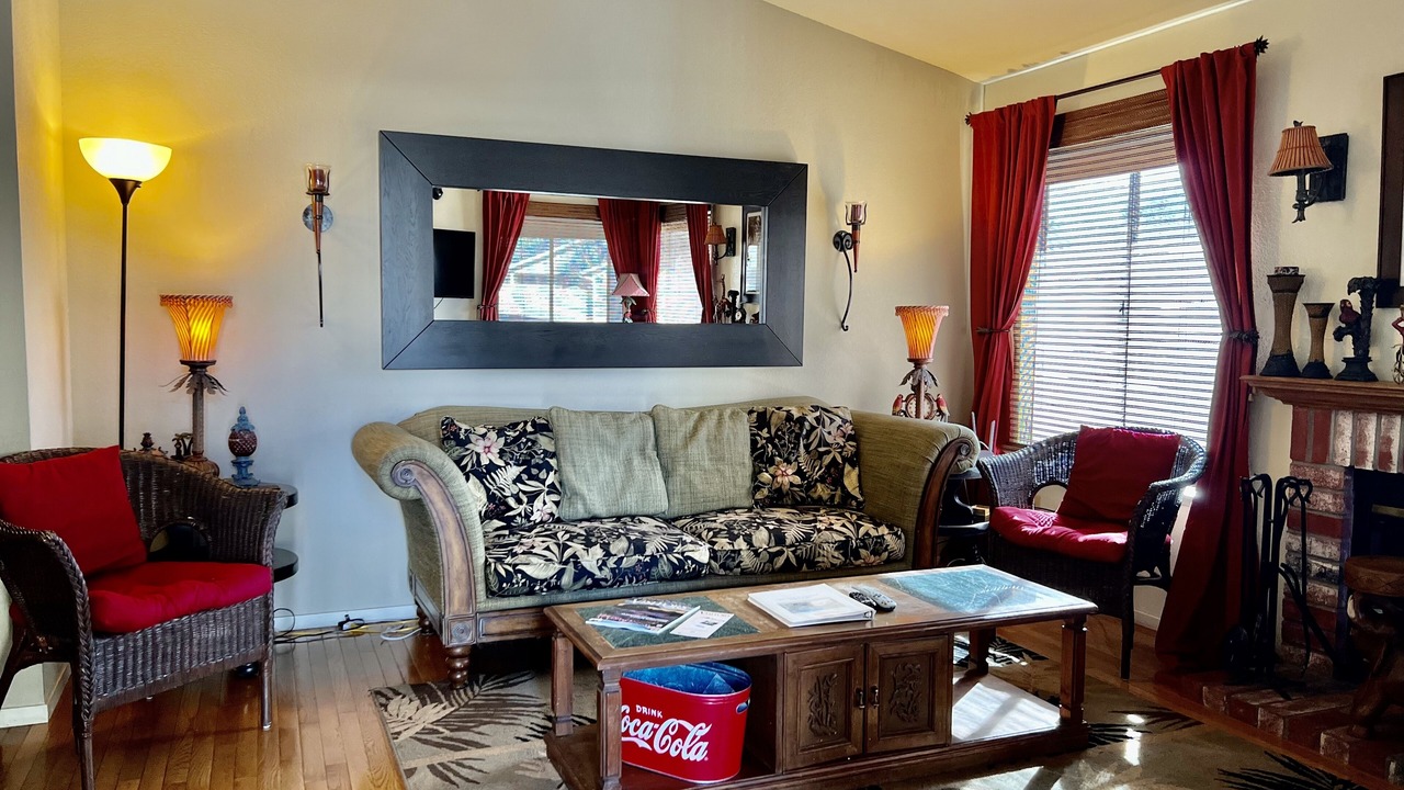 Photo of Livingroom in Oak Shores