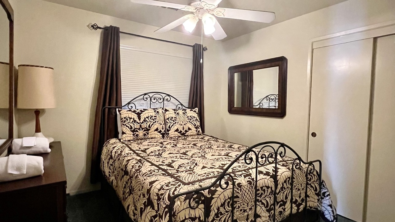 Photo of Bedroom in Oak Shores