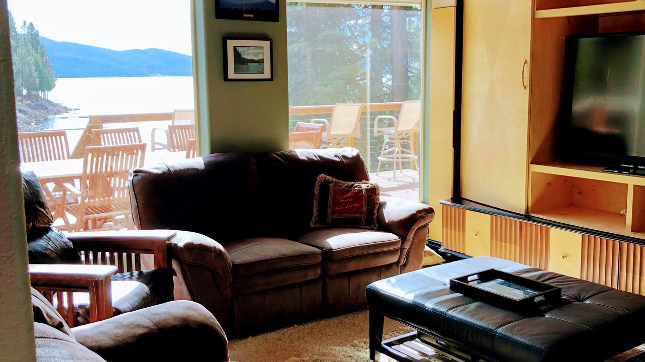 Photo of Bedroom in Lake Almanor Peninsula