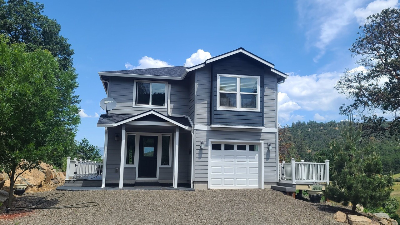 Photo of Outdoor in Ashland