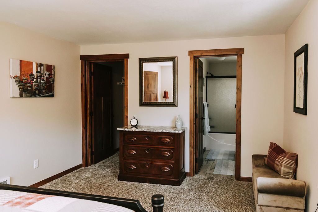 Photo of Bedroom in Ashland