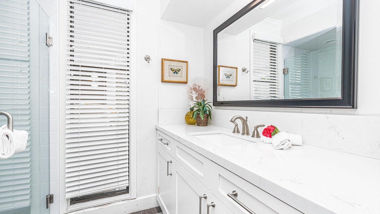 Photo of Bathroom in Balboa Island