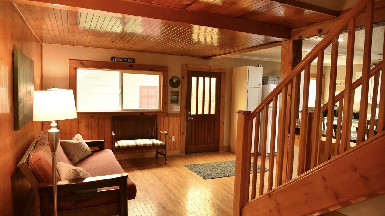 Photo of Livingroom in McCloud