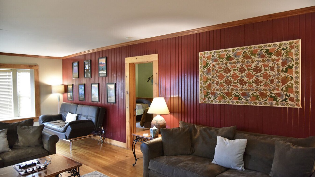 Photo of Livingroom in McCloud