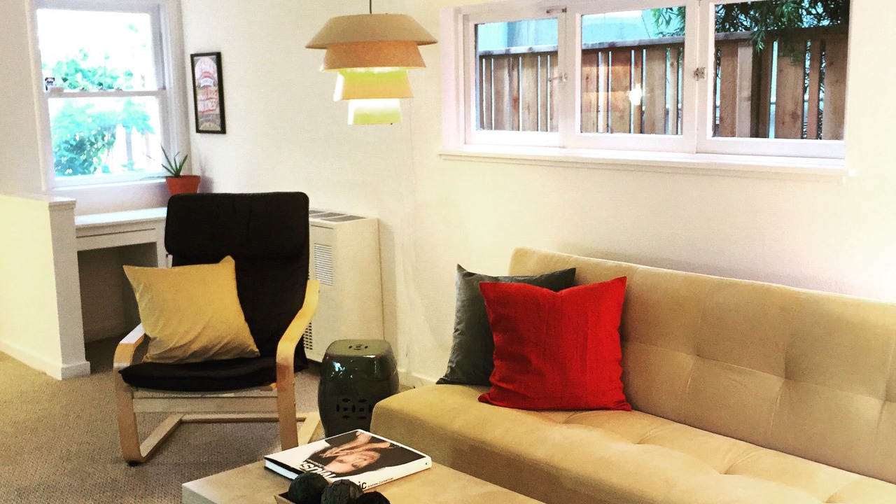 Photo of Livingroom in Upper Telegraph