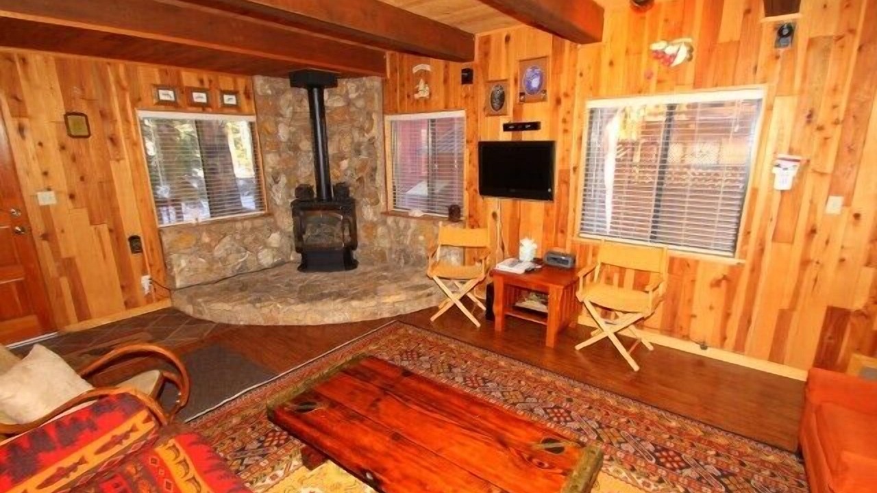 Photo of Livingroom in Donner Lake Woods