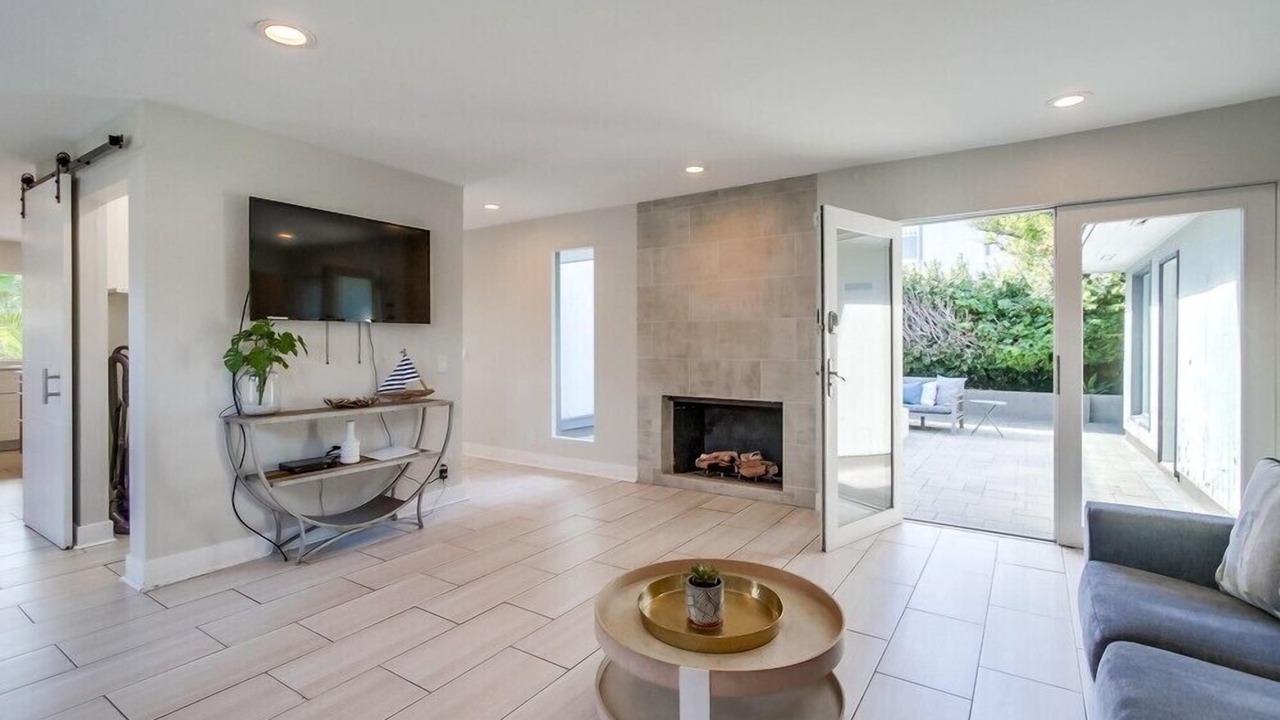 Photo of Livingroom in North Pacific Beach