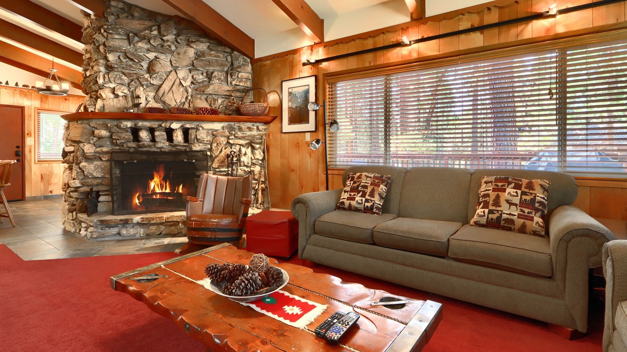 Photo of Livingroom in North Wawona