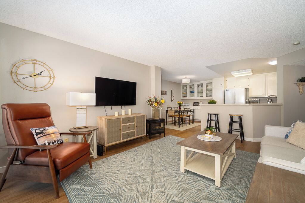 Photo of Livingroom in Rancho Bernardo