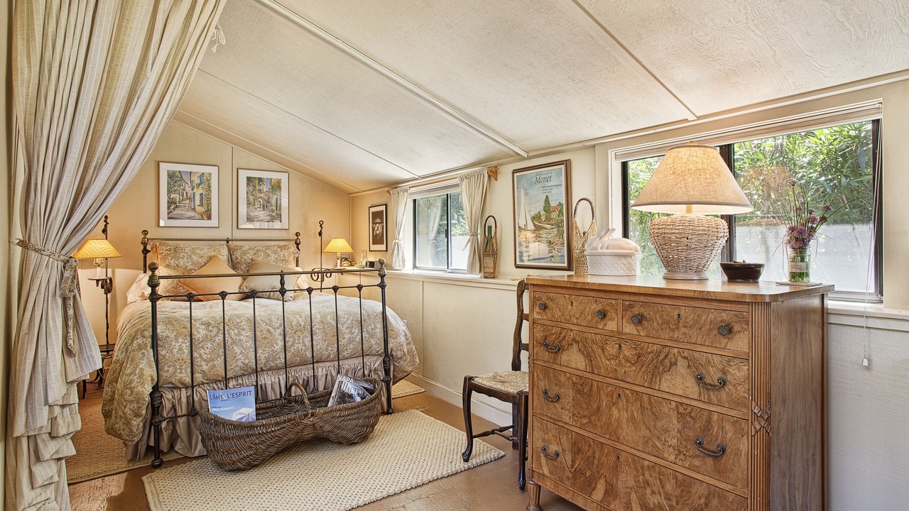 Photo of Bedroom in St. Helena