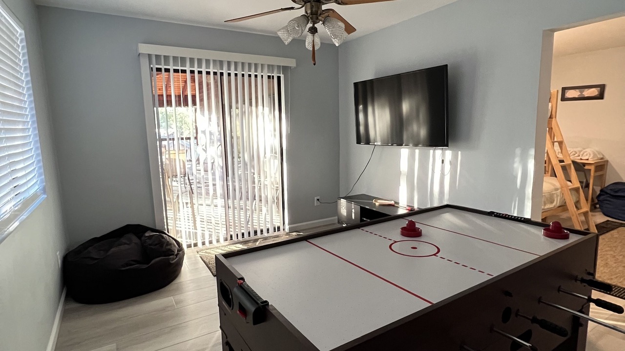 Photo of Bedroom in Oak Shores