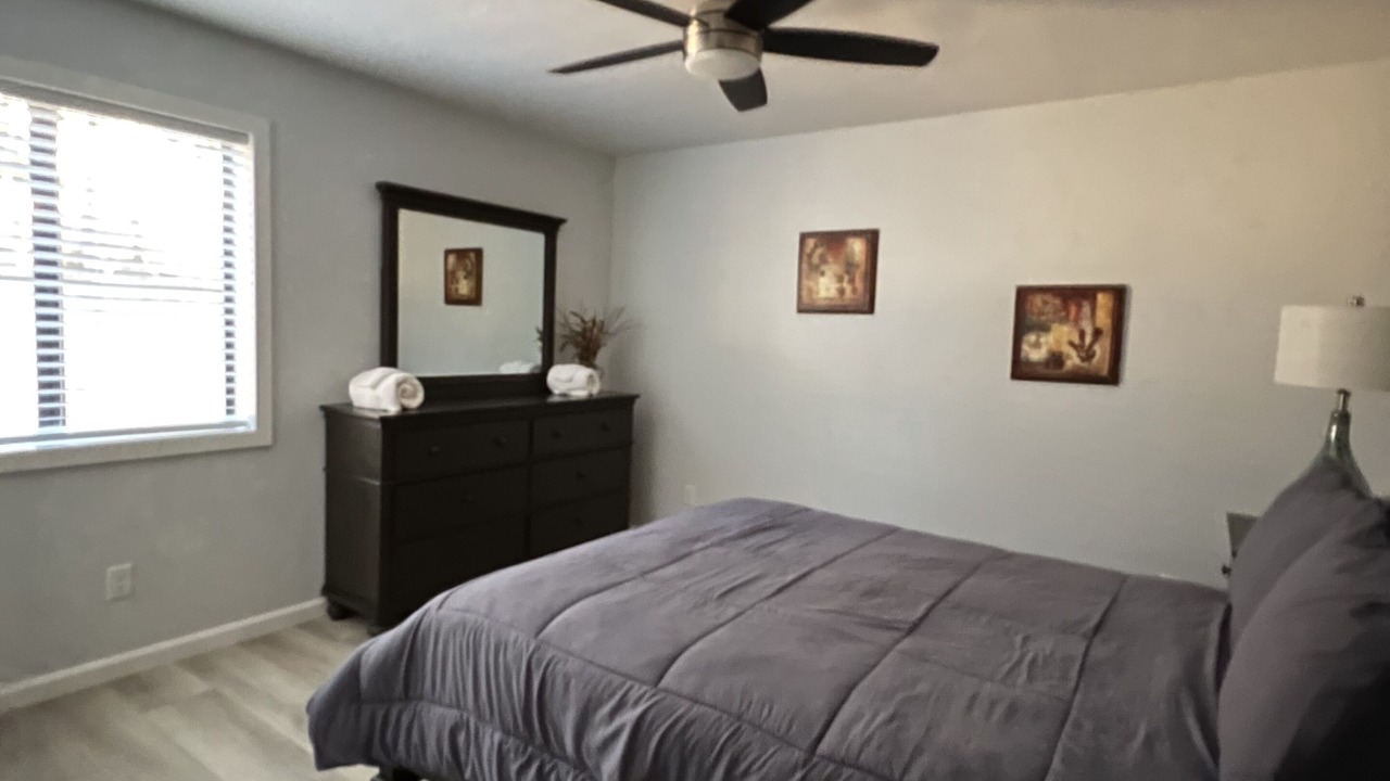 Photo of Bedroom in Oak Shores