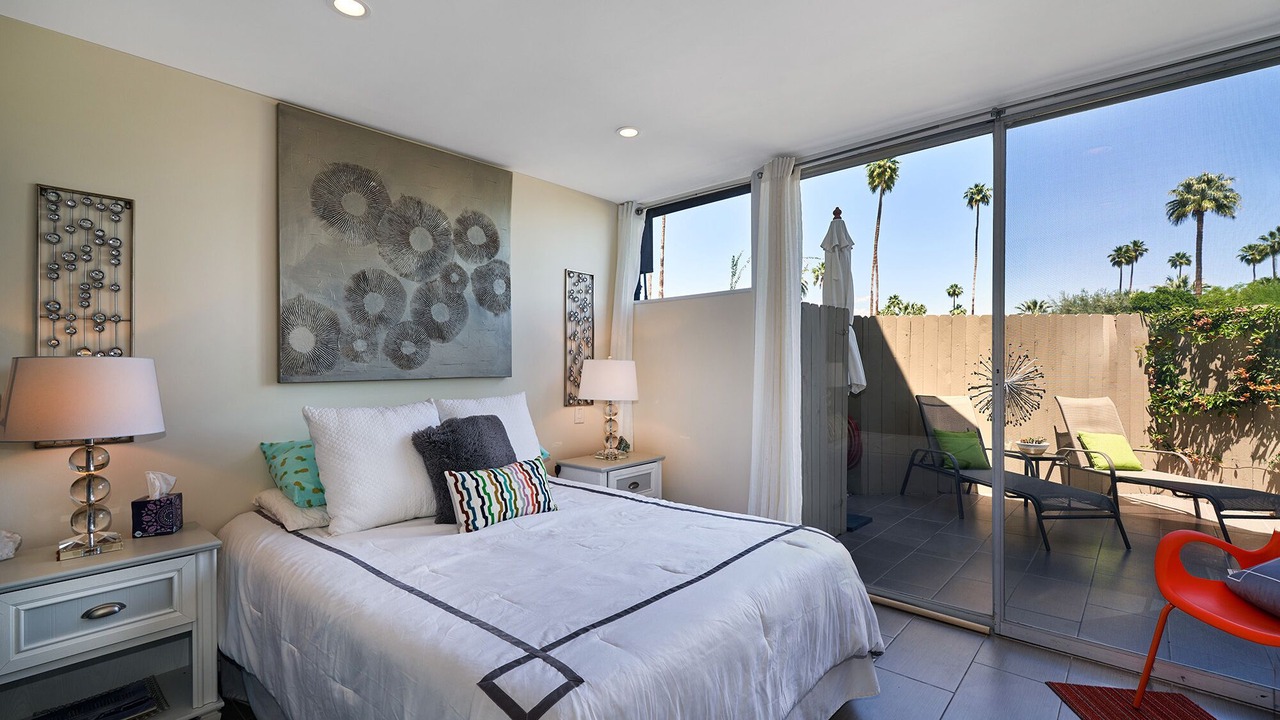 Photo of Bedroom in Twin Palms