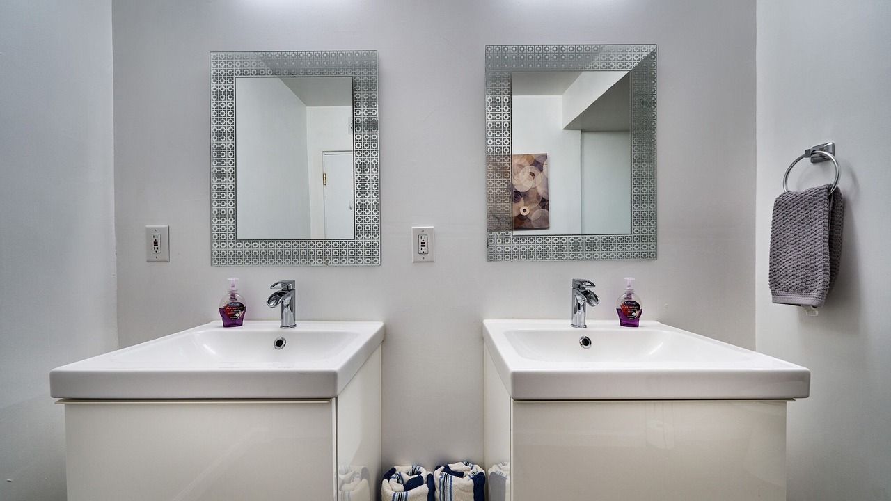 Photo of Bathroom in Twin Palms