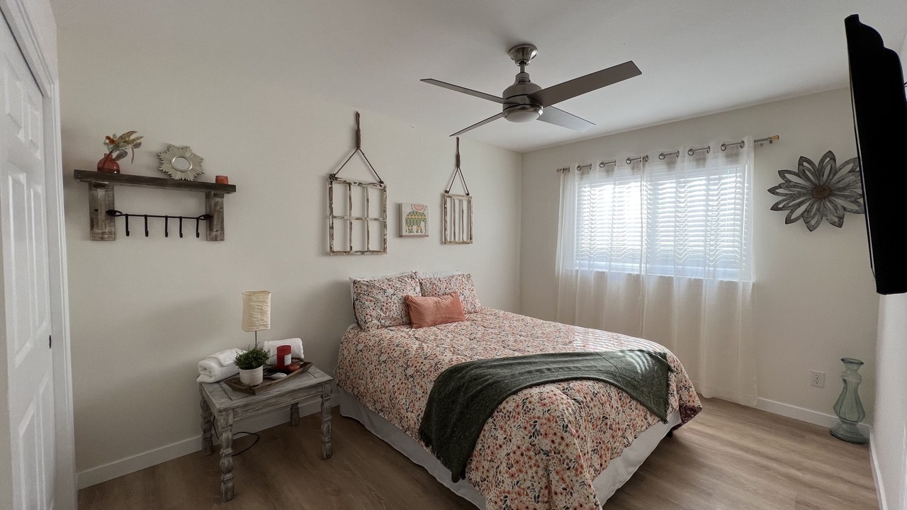 Photo of Bedroom in Oak Shores