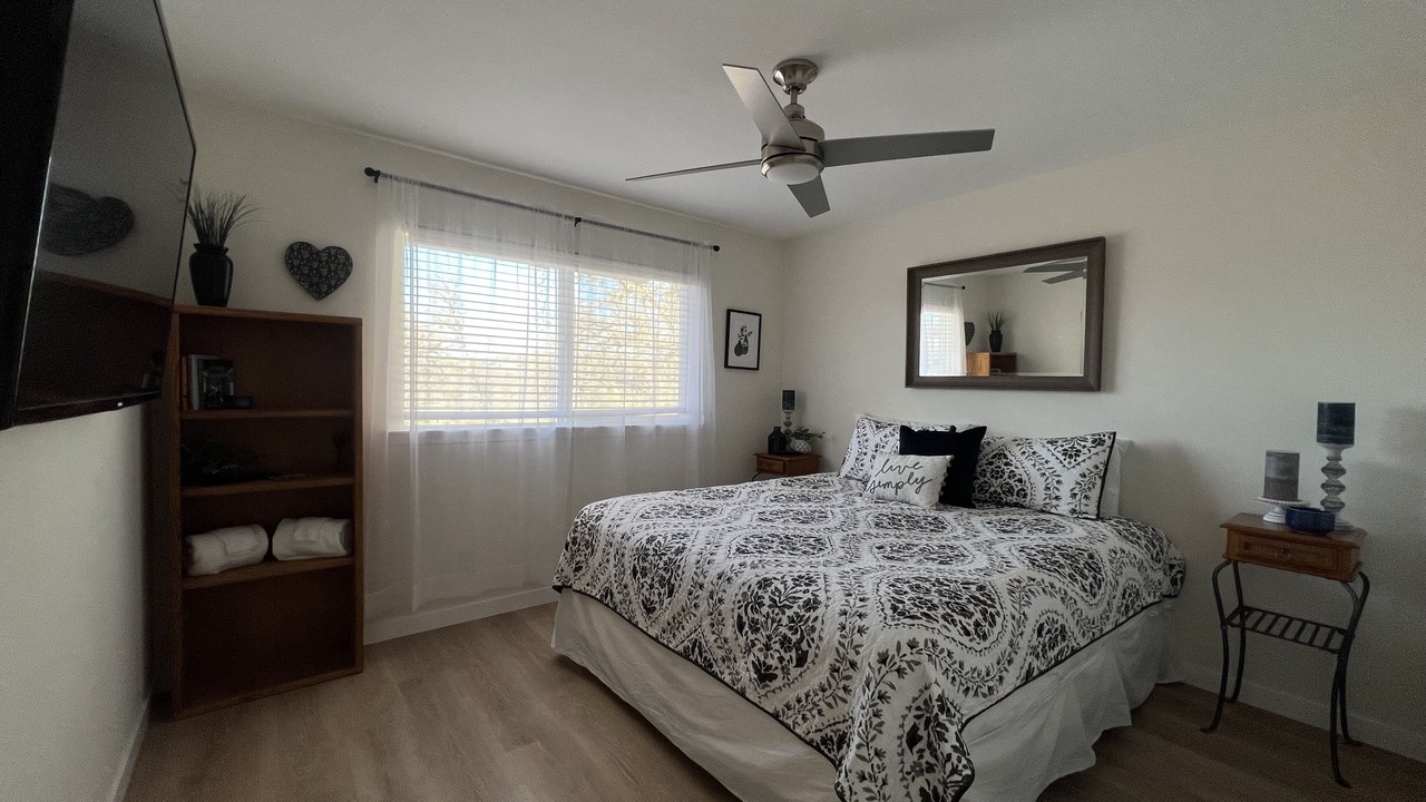 Photo of Bedroom in Oak Shores
