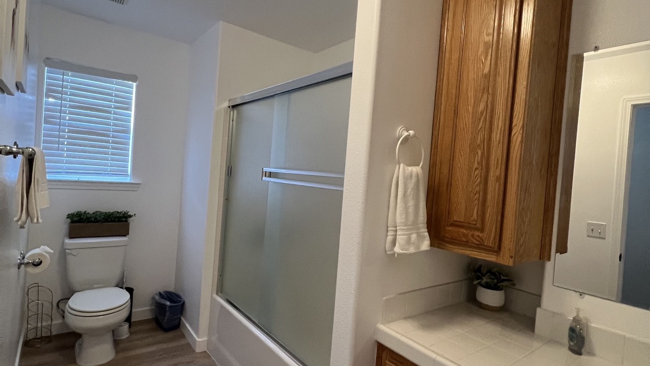 Photo of Bathroom in Oak Shores