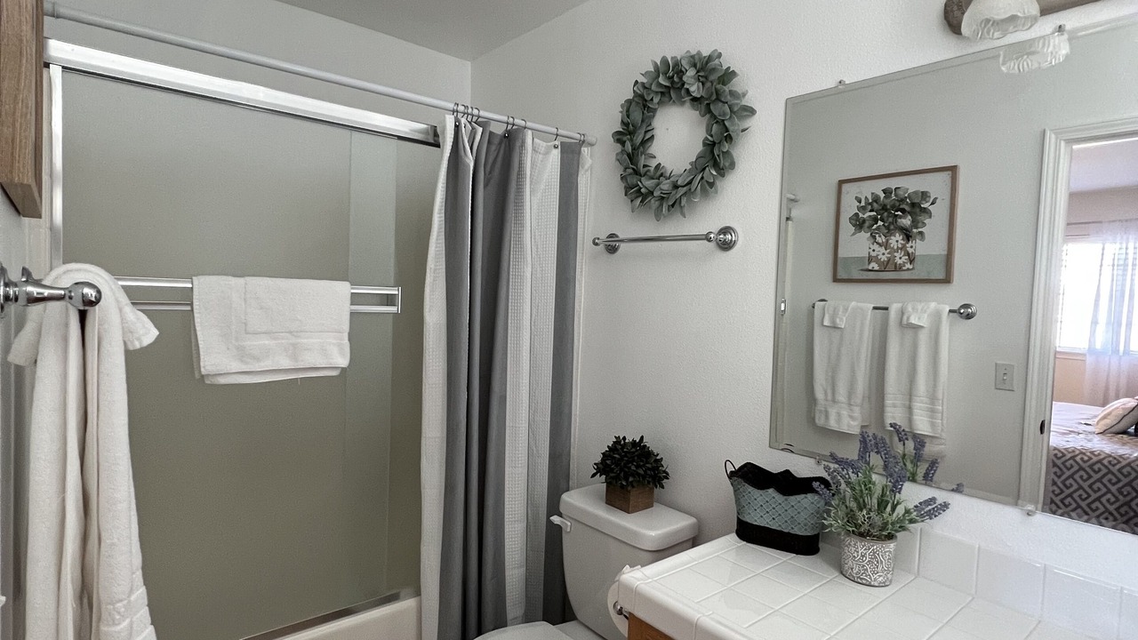Photo of Bathroom in Oak Shores