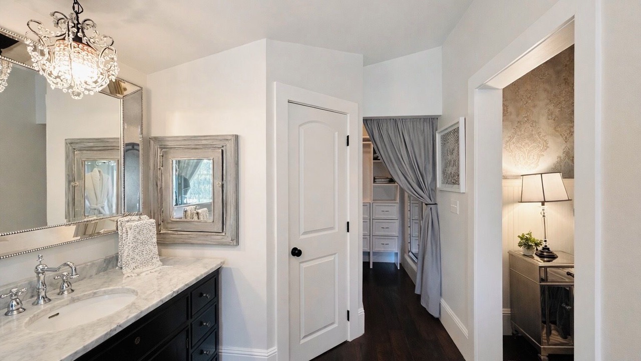 Photo of Bathroom in St. Helena