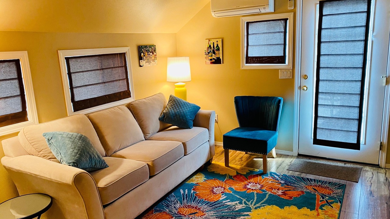 Photo of Livingroom in McMinnville