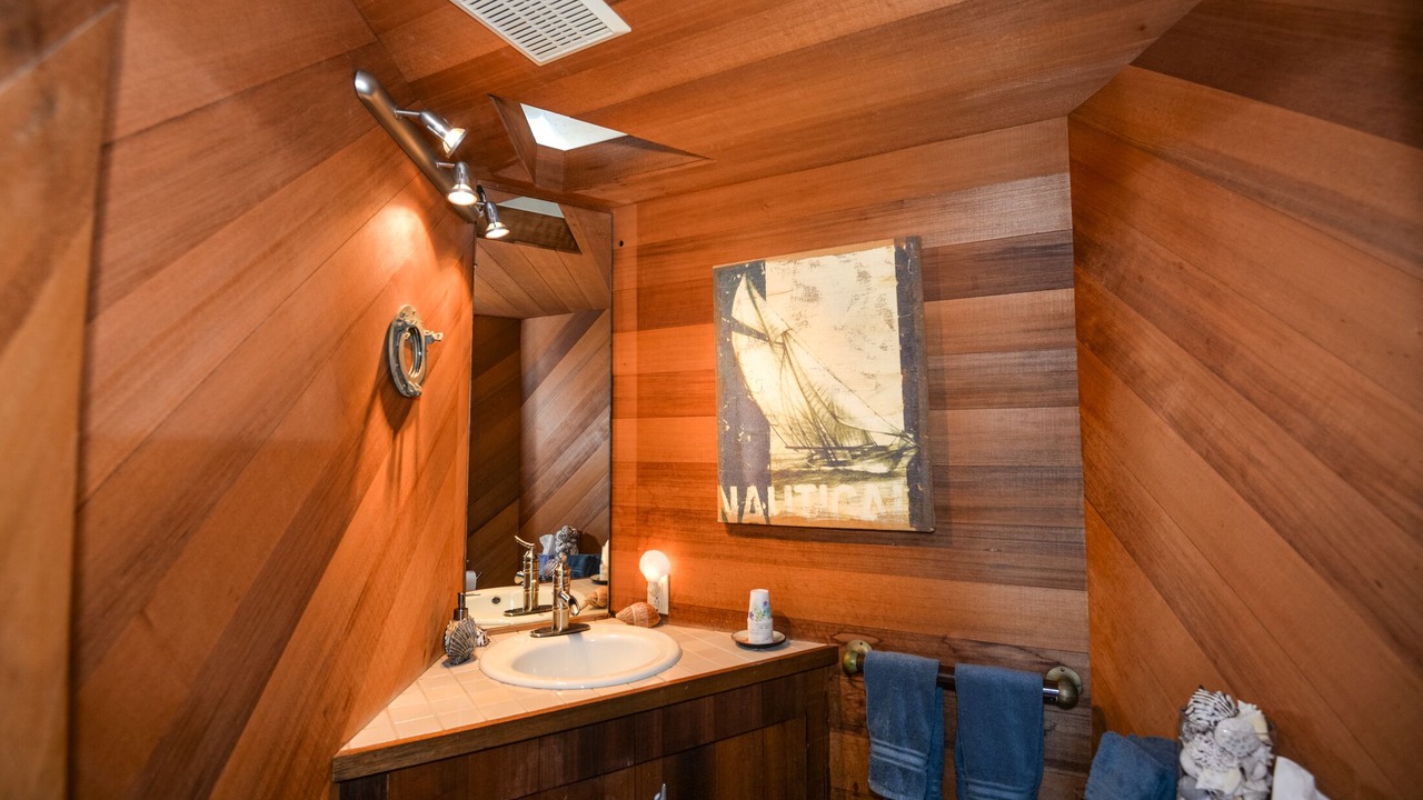 Photo of Bedroom in Timber Cove