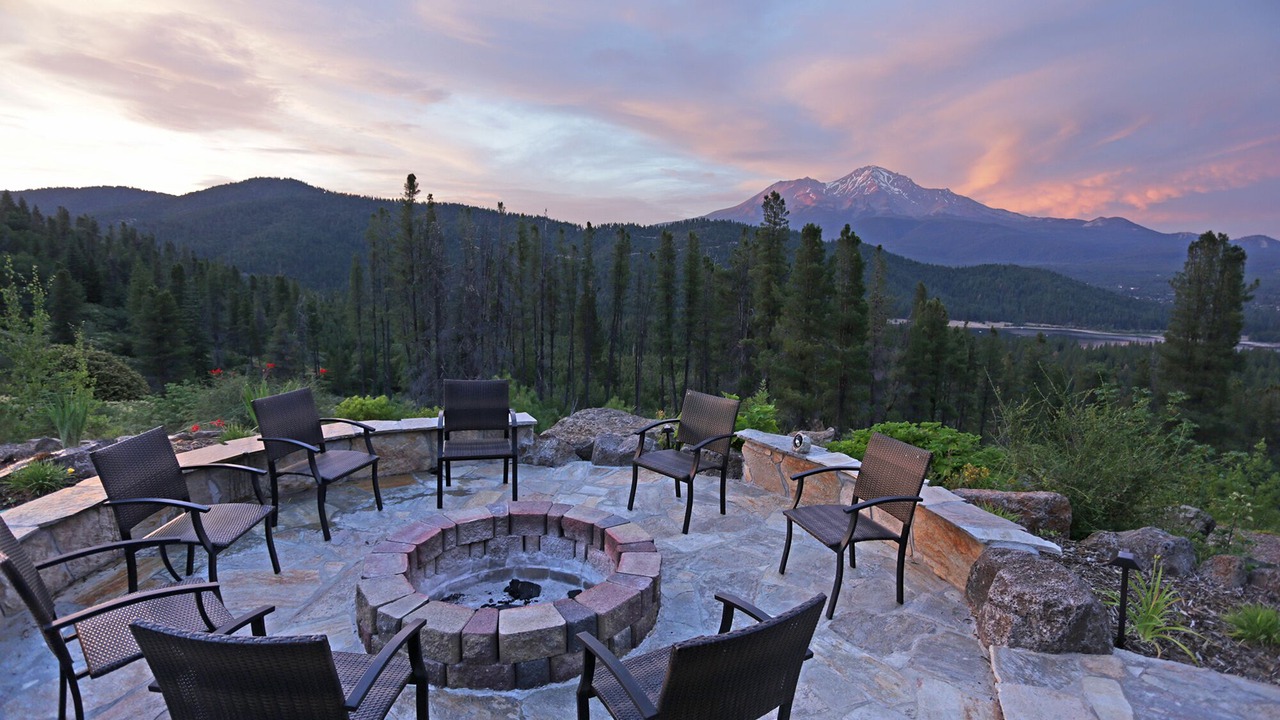 Photo of Patio Balcony in Mount Shasta