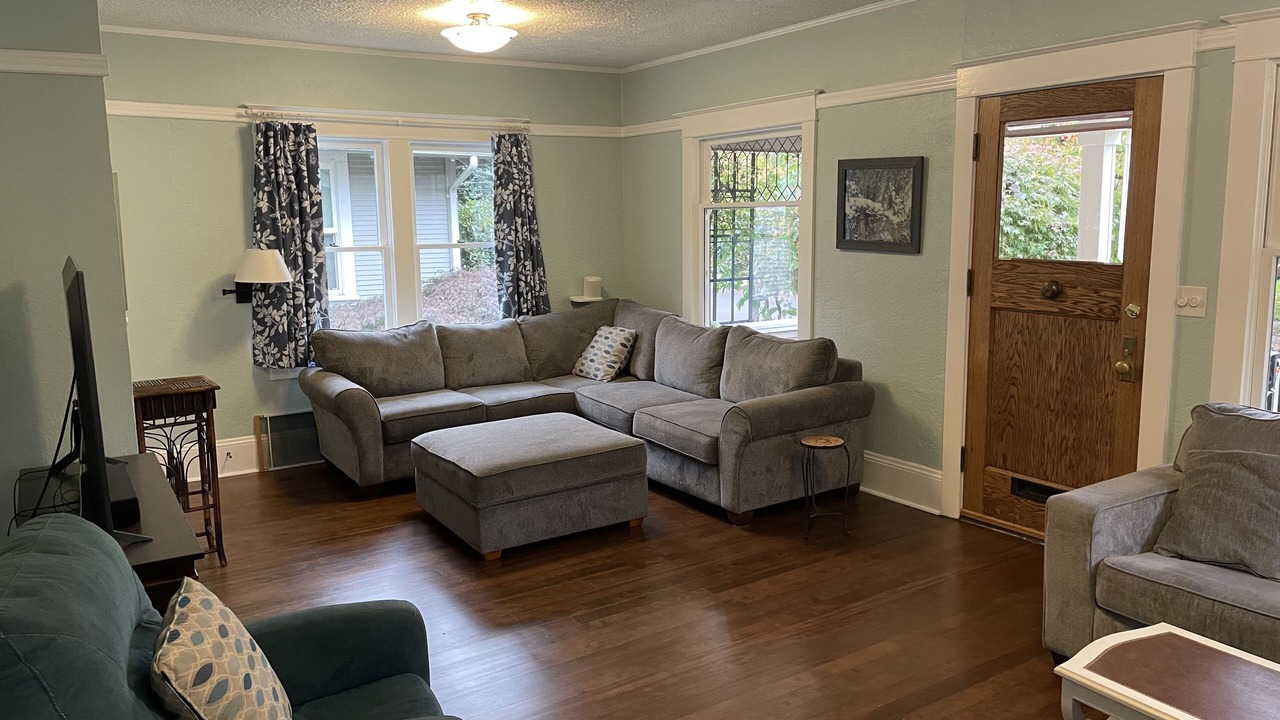 Photo of Livingroom in Sellwood-Moreland