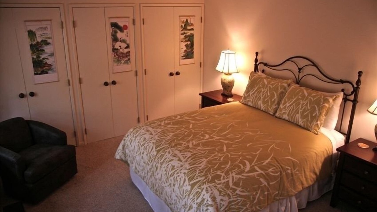 Photo of Bedroom in Ashland