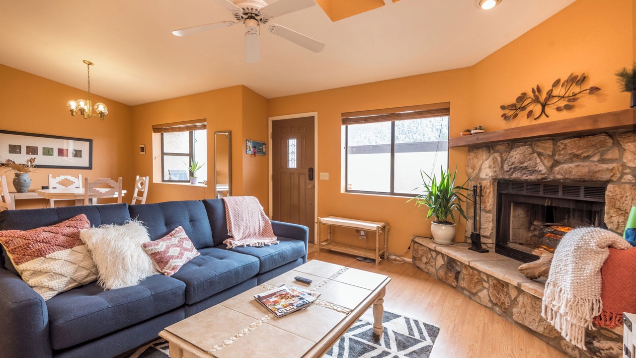 Photo of Livingroom in Oak Creek