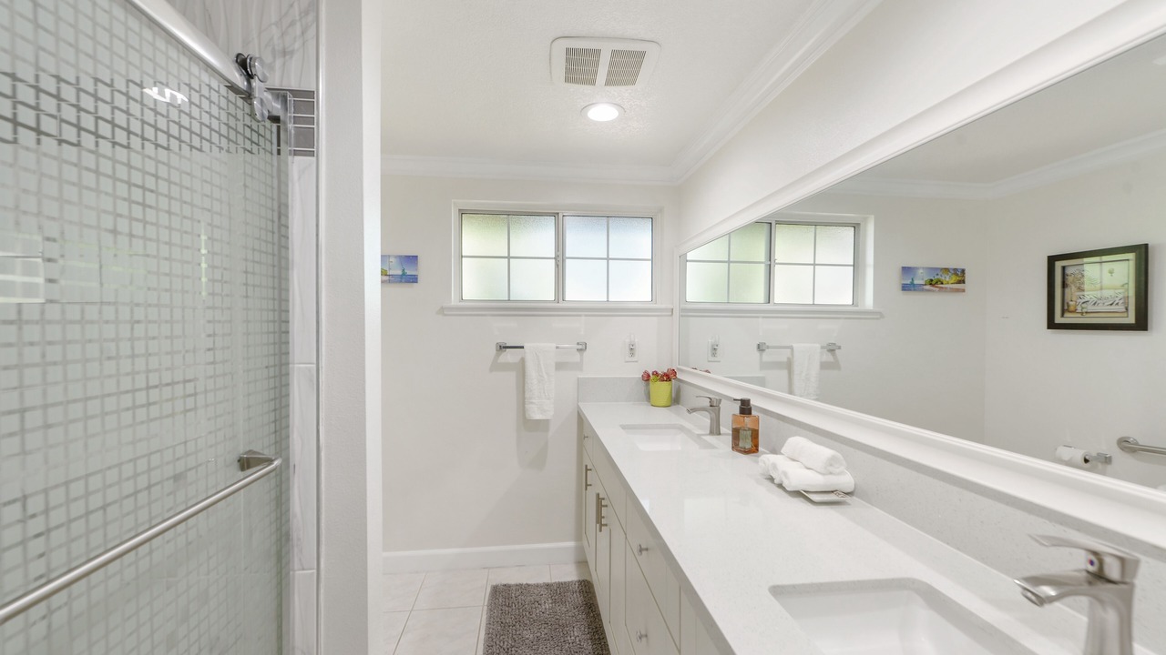 Photo of Bathroom in Orange