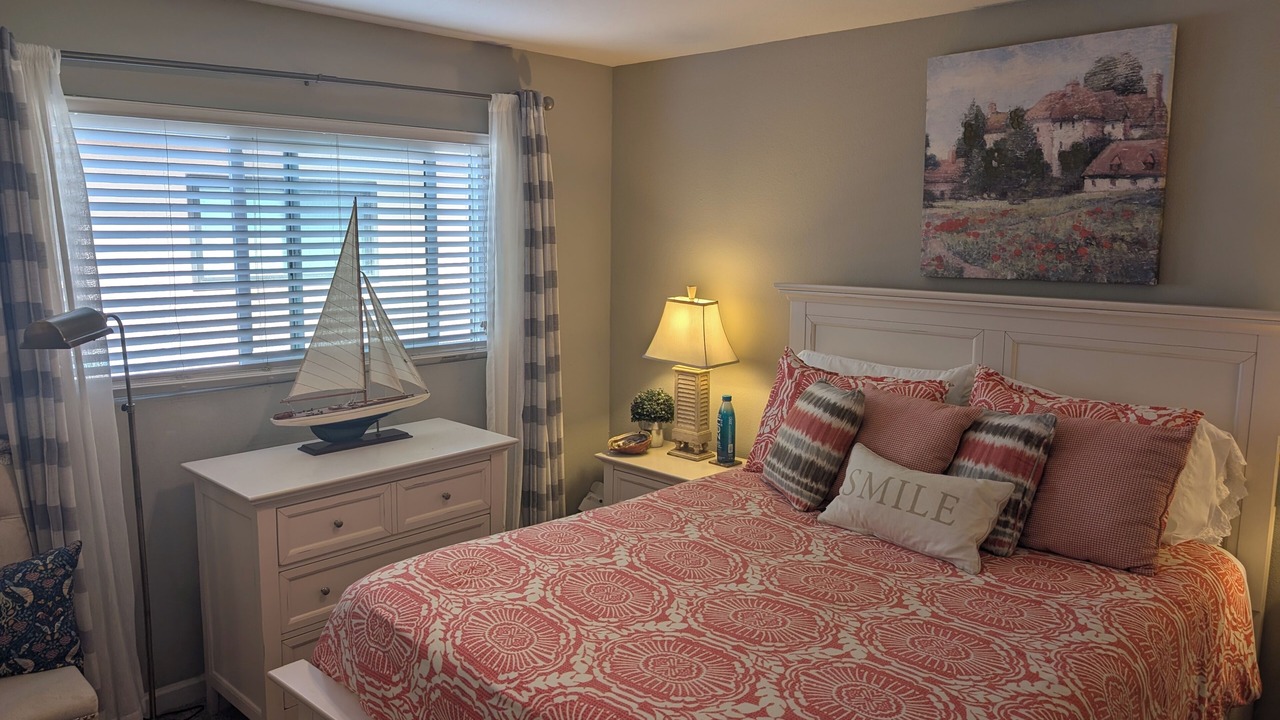 Photo of Bedroom in Village of La Jolla