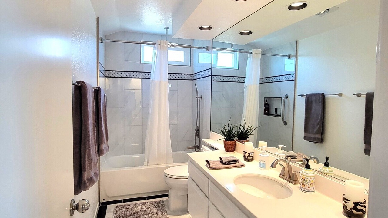 Photo of Bathroom in Lake Forest