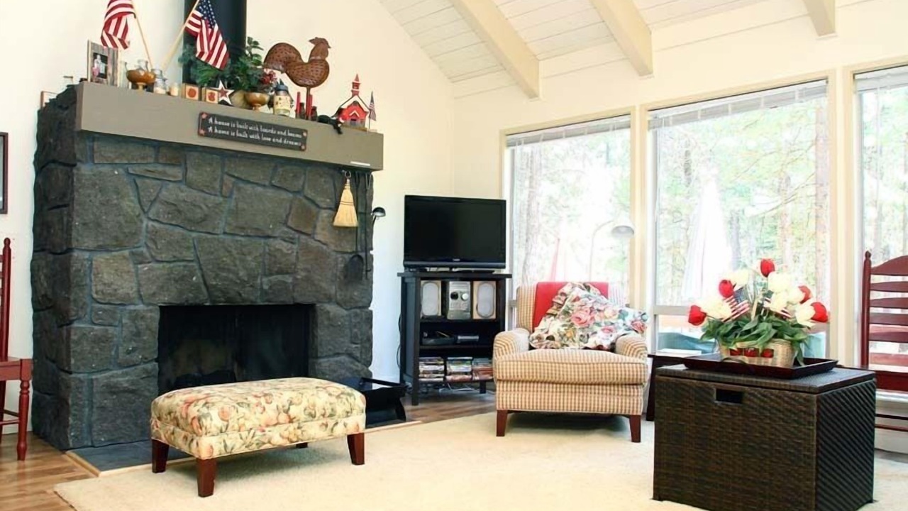 Photo of Livingroom in Black Butte Ranch