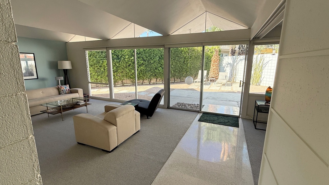 Photo of Livingroom in Araby Commons