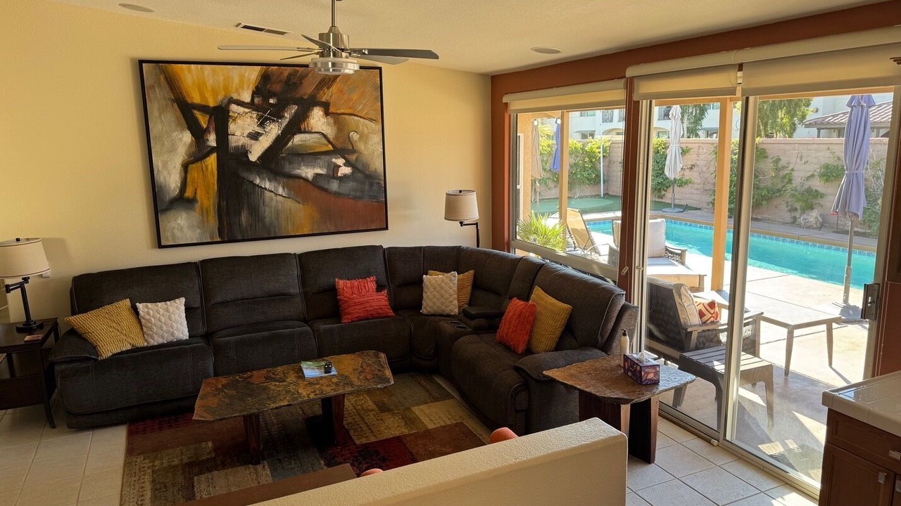 Photo of Livingroom in Palm Desert