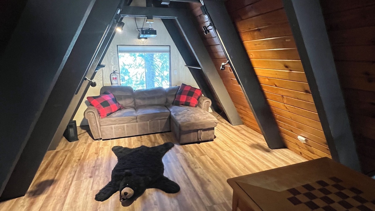 Photo of Livingroom in Country Club Estates