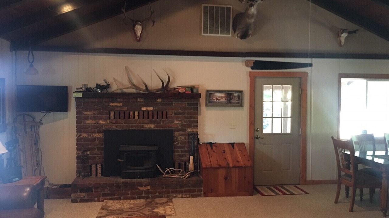 Photo of Livingroom in Klamath Falls
