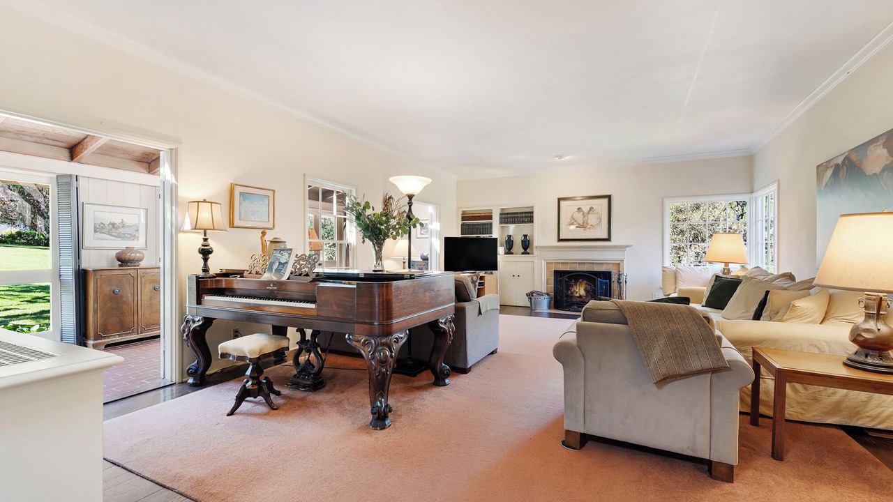 Photo of Livingroom in Jack's Peak