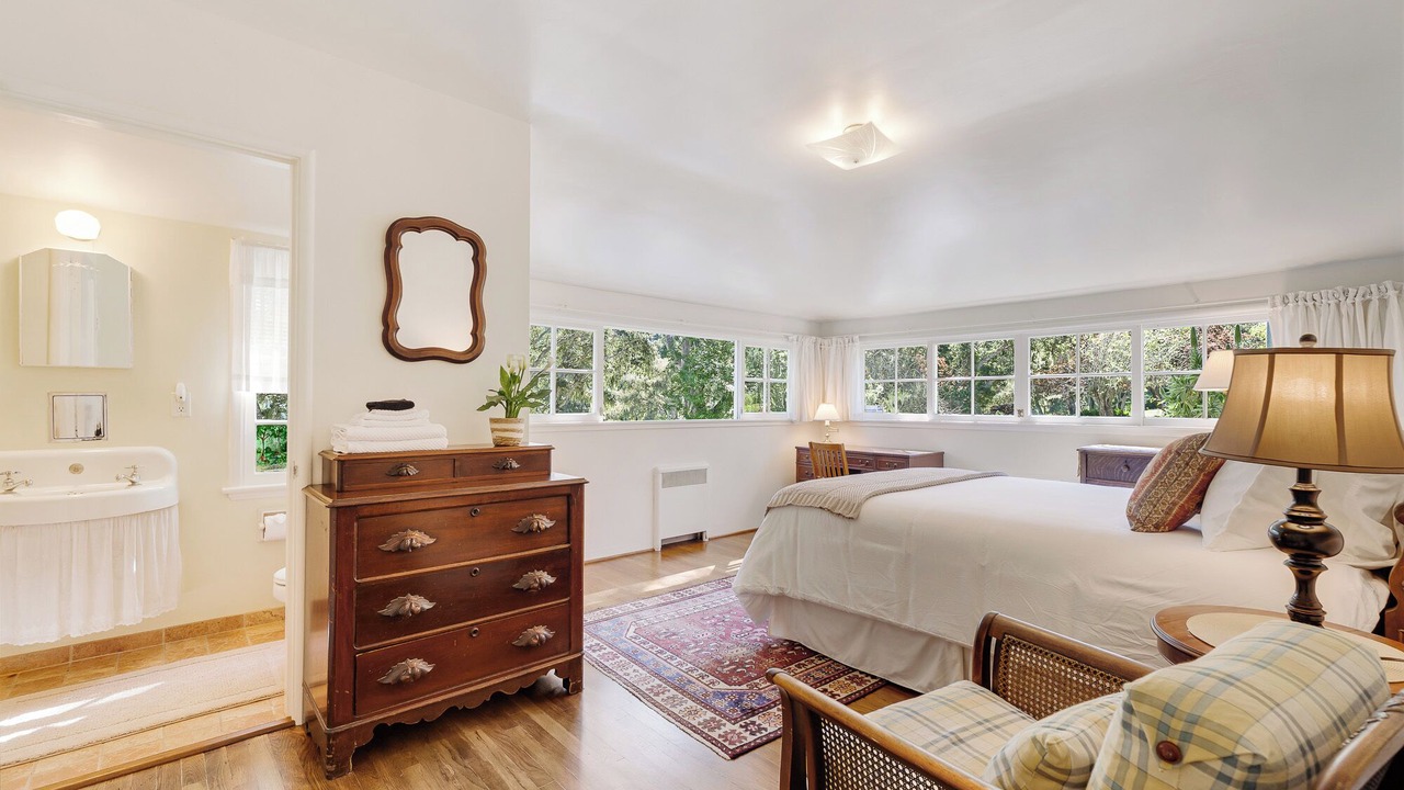 Photo of Bedroom in Jack's Peak