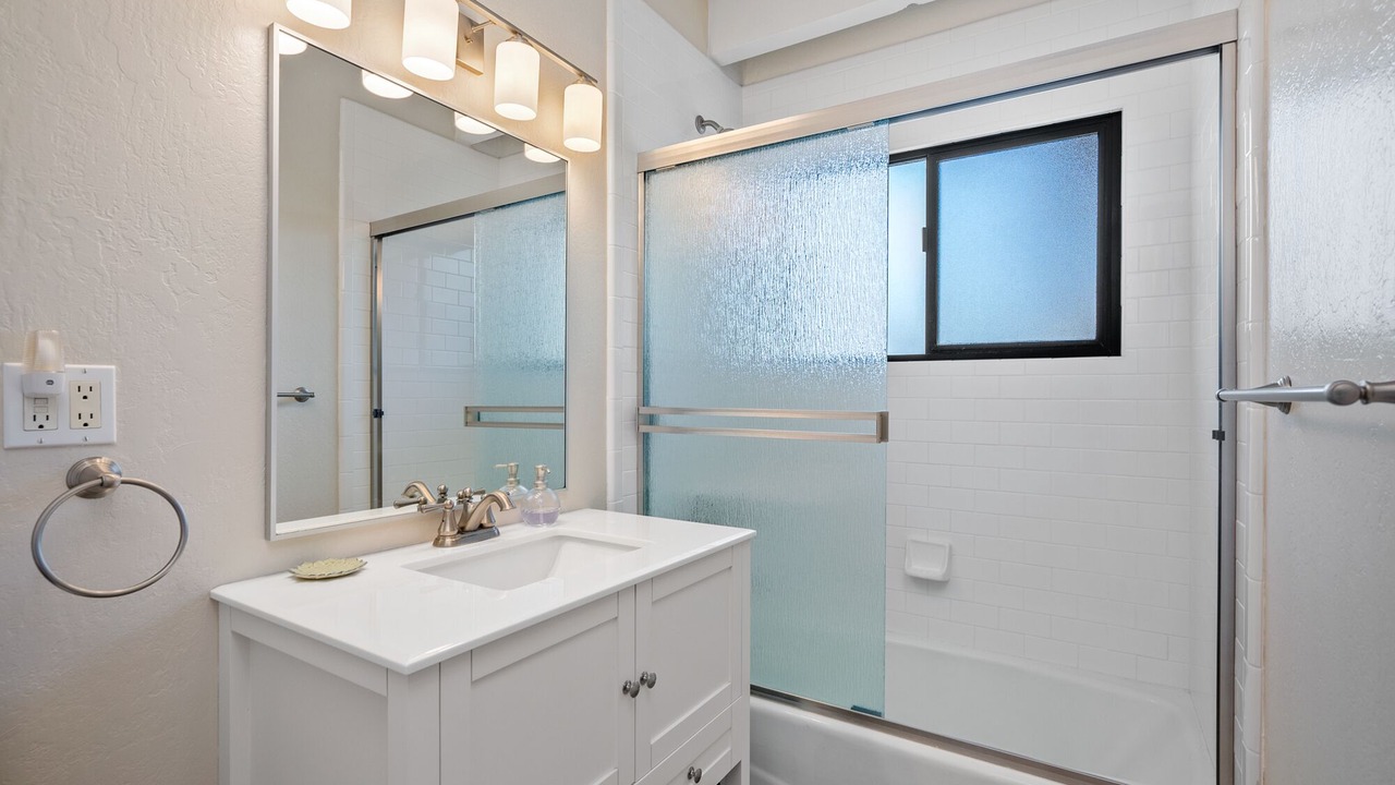 Photo of Bathroom in Baywood Park