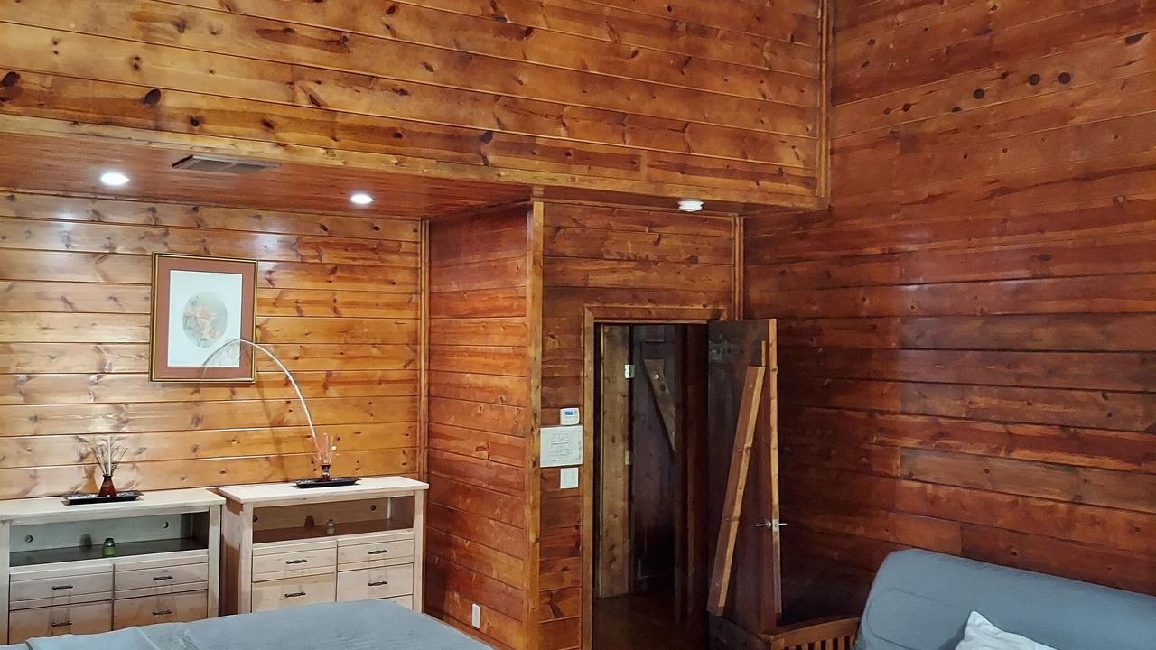 Photo of Bedroom in Catheys Valley