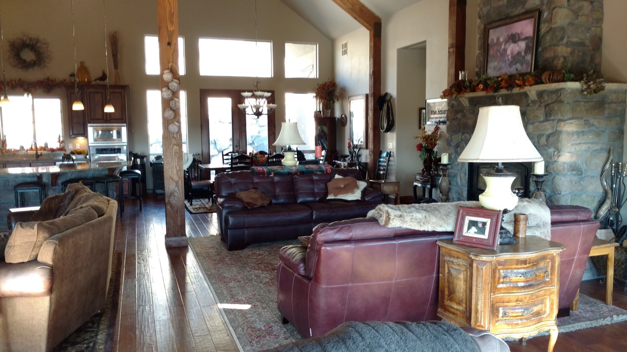 Photo of Livingroom in Veyo